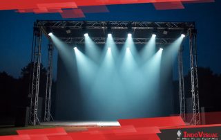 Lampu Sorot LED Flood Light pada Sebuah Stage Panggung yang Hendak Dibangun untuk Acara Konser